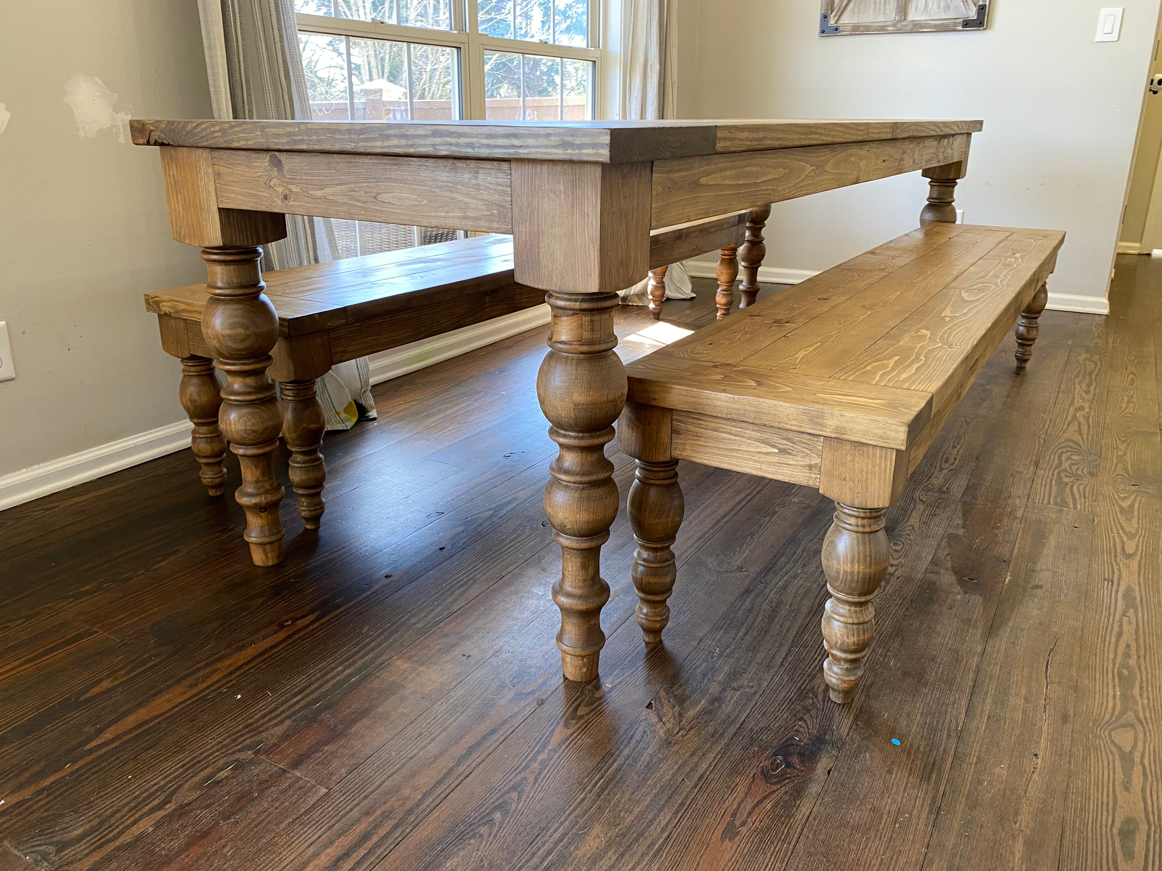 Spindle leg online dining table